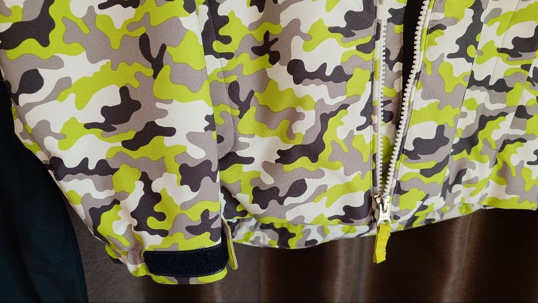 ★DESCENTE★Kids用カモフラージュ柄スキーウェア❥超美品❥130