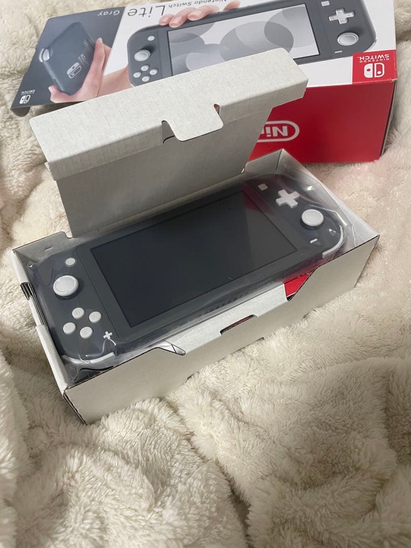 switch lite本体　新品未使用