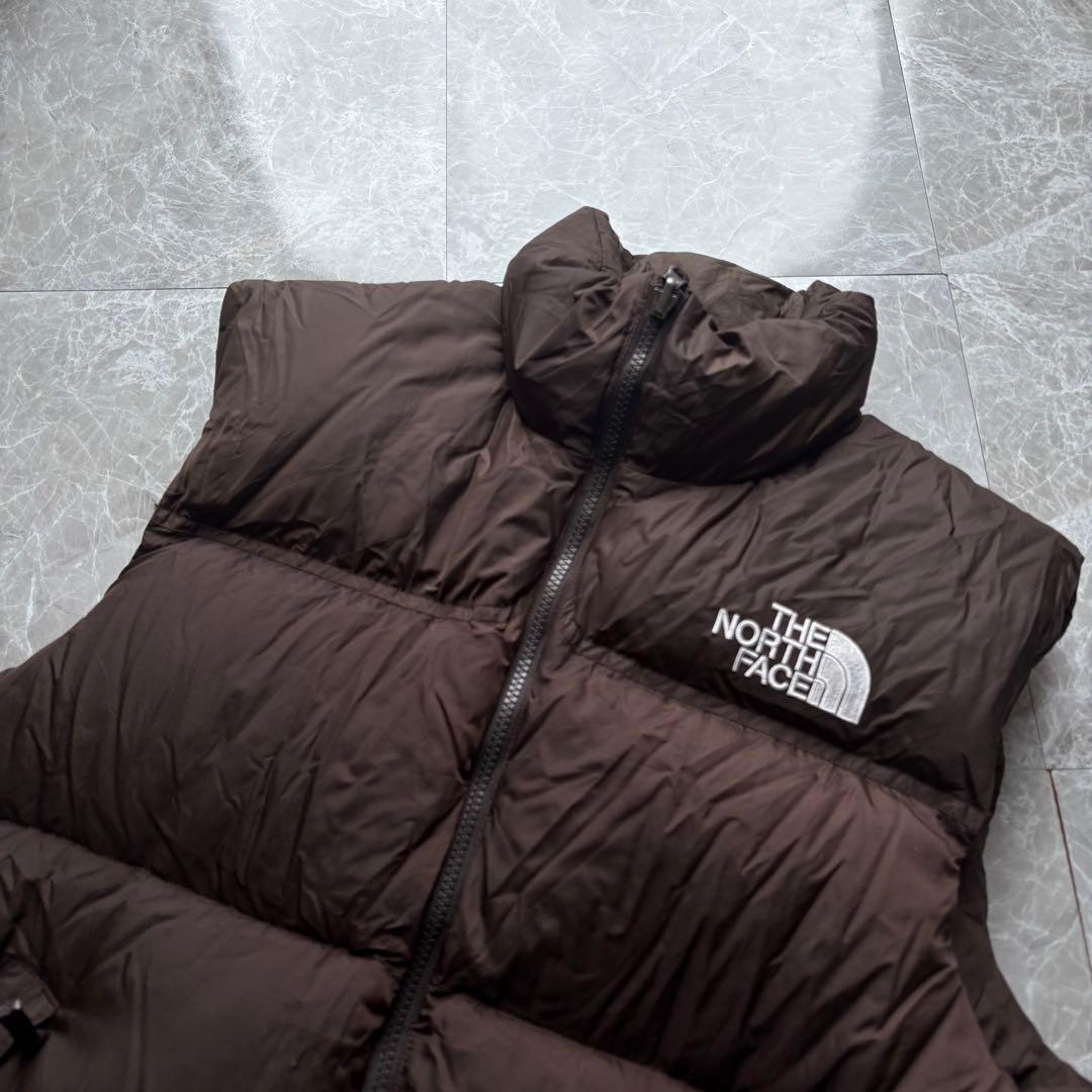 【大人気モデル‼️】North Face ダウンベスト センターロゴ ブラウン L