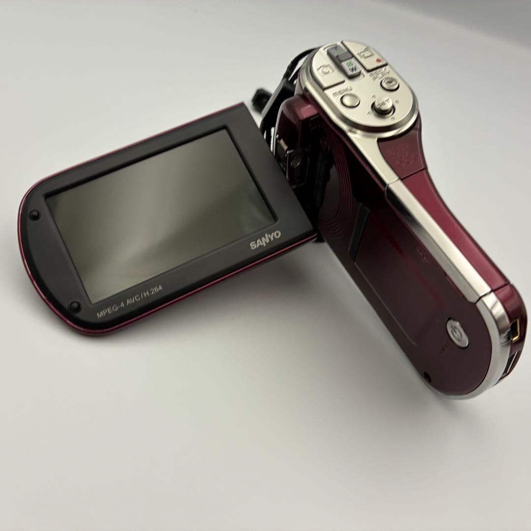 美品 SANYO XACTI DMX-CG110 デジタルムービーカメラ ワイン