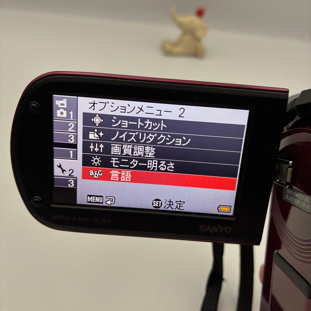 美品 SANYO XACTI DMX-CG110 デジタルムービーカメラ ワイン