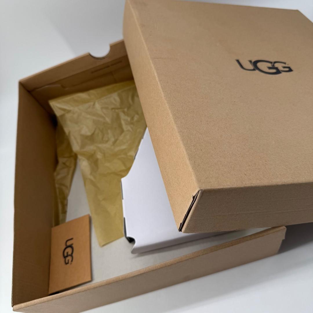 17561✨未使用✨UGG アグ ゴールド フラワーモチーフ ムートンブーツ