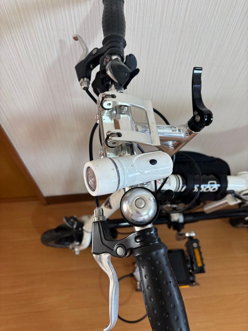 10いいね記念３日間限定開催-2000円　折りたたみ自転車 16イン空気入れ付き