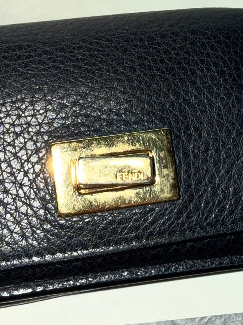 FENDI 黒 レザー 三つ折り財布　ピーカブー