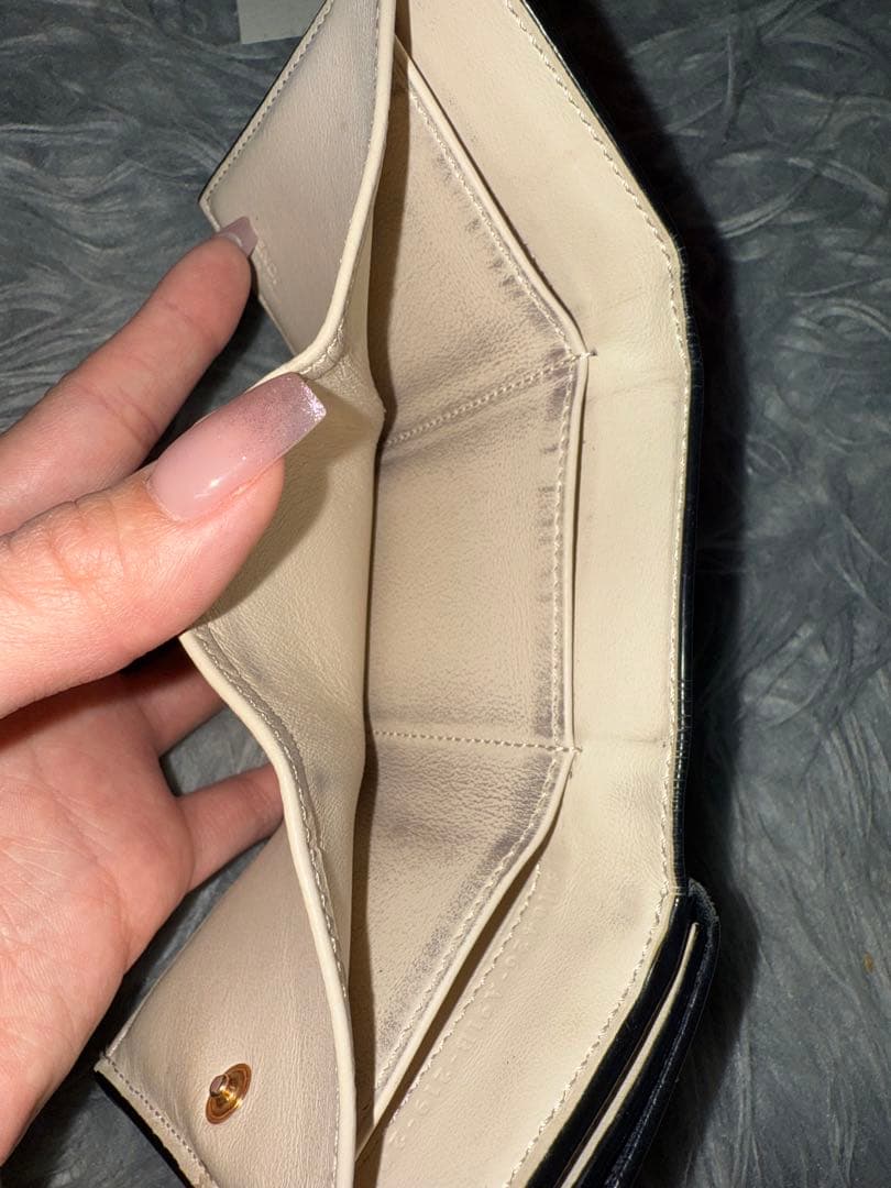 FENDI 黒 レザー 三つ折り財布　ピーカブー