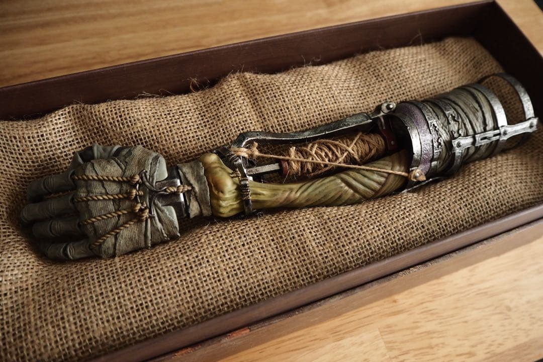 SEKIRO 忍義手　1/2 塗装済み可動レプリカ