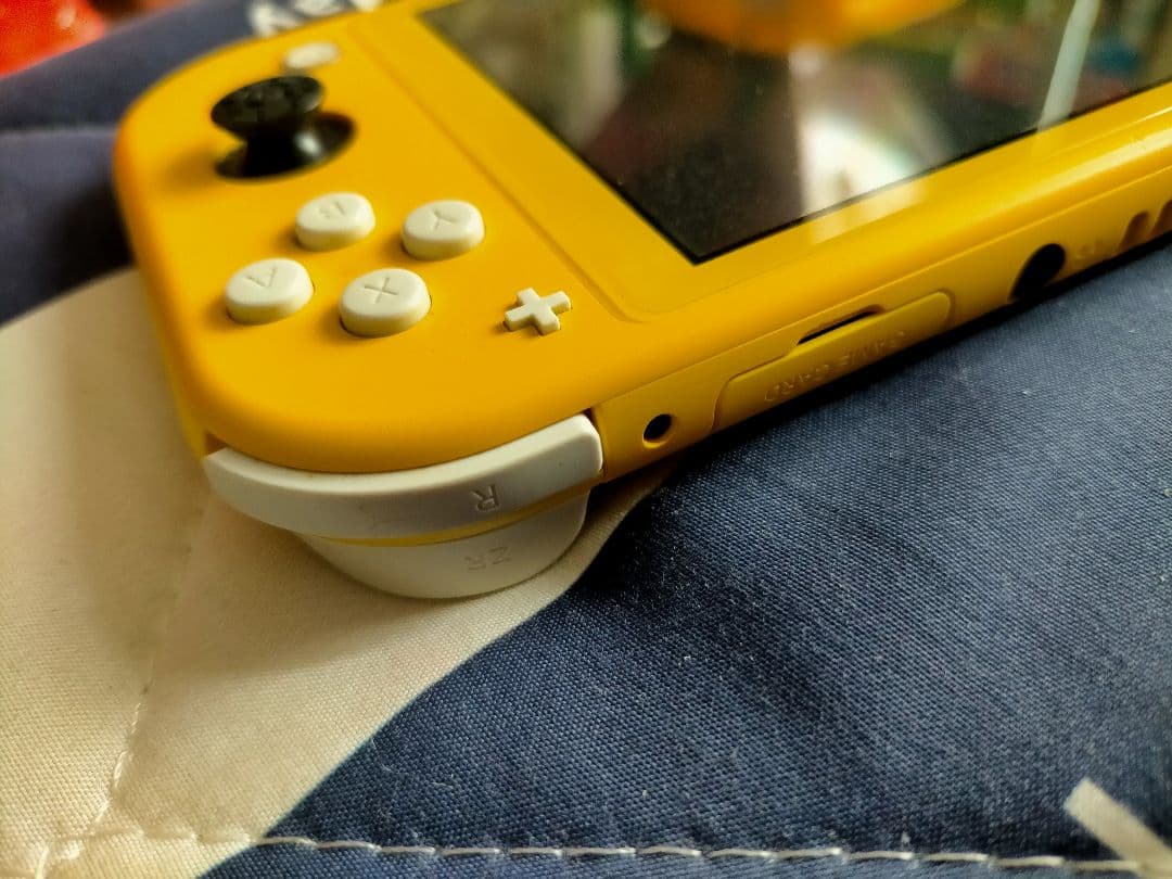 Nintendo Switch Lite イエロー 画面不調 ジャンク