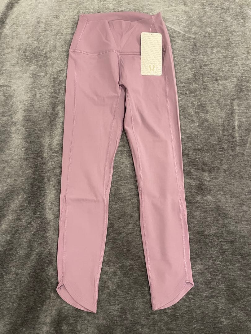 新品タグ付きルルレモン Align Pant 7/8 レギンス25インチサイズ6