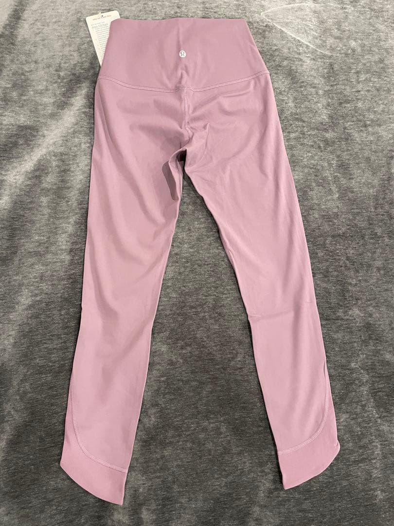 新品タグ付きルルレモン Align Pant 7/8 レギンス25インチサイズ6