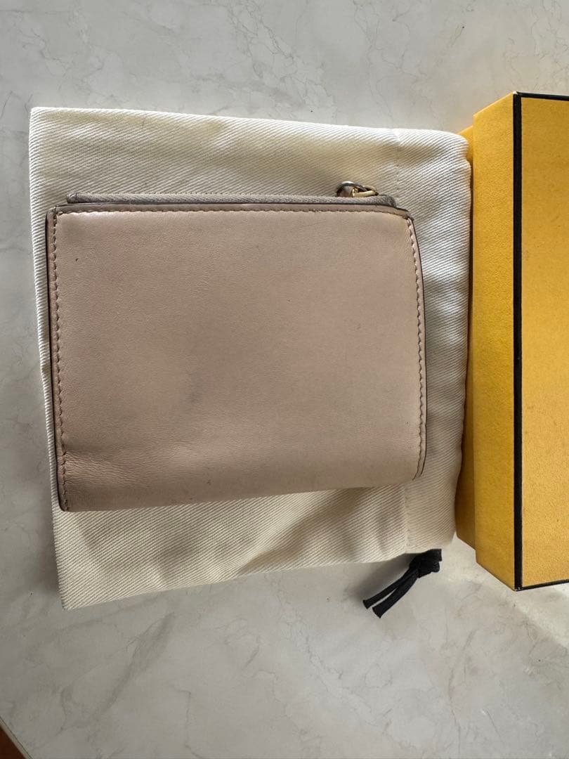 本物　フェンディ ローマ（Fendi Roma）の二つ折り財布