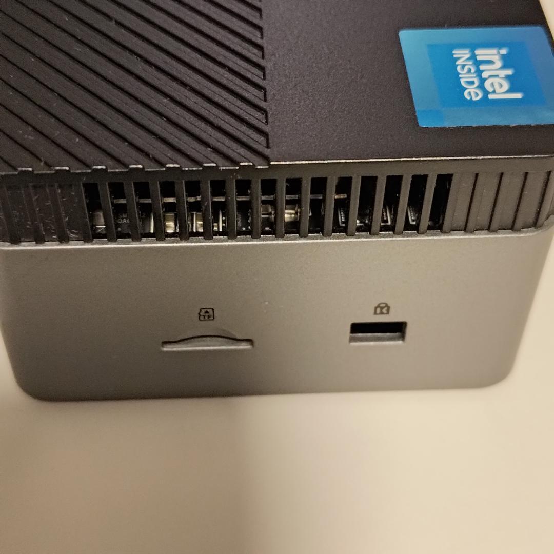 ミニPC NucBox G5 DDR5 12GB+256GB SSD