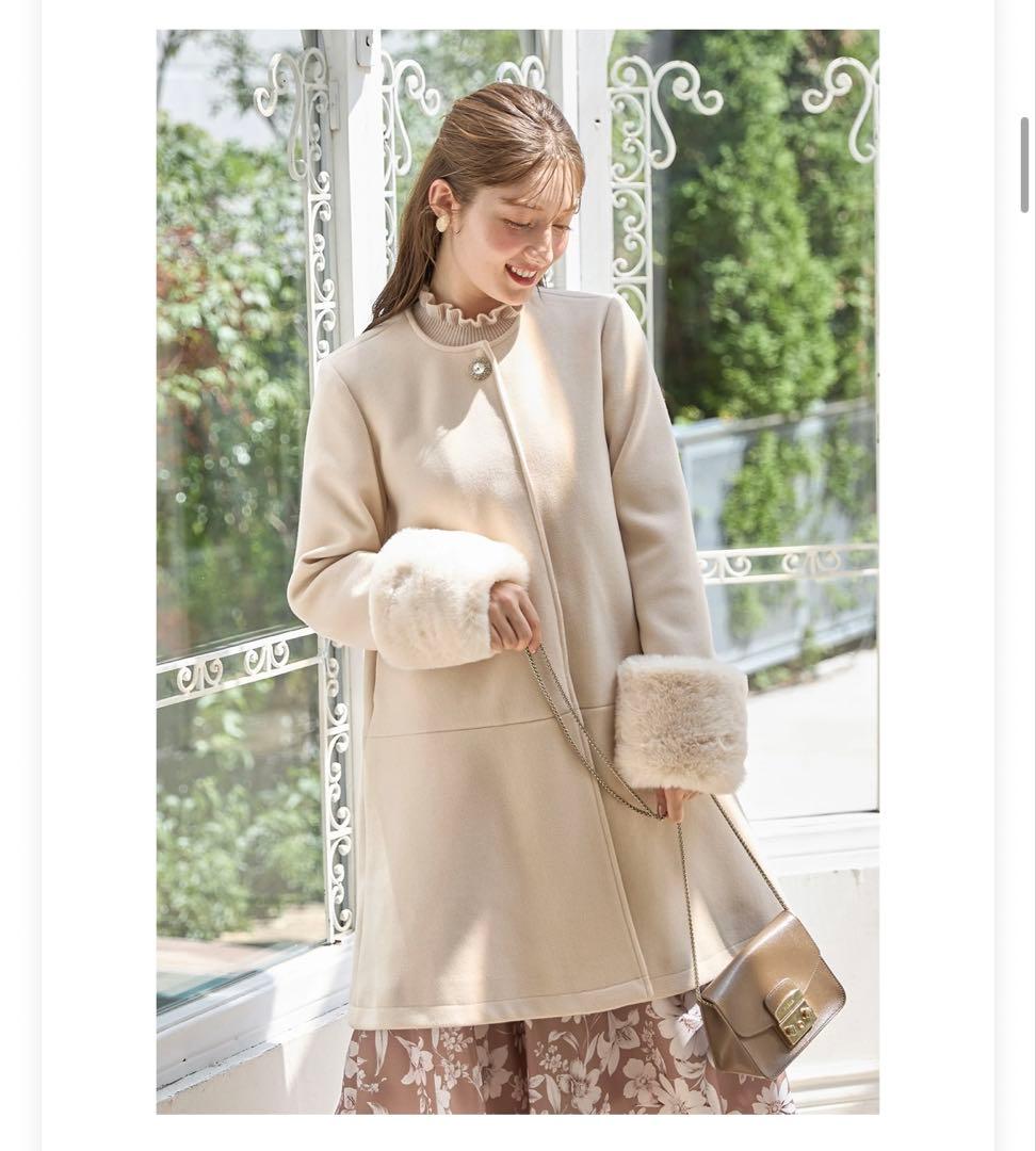 【完売品・新品タグ付】tocco 2WAYファー付ビジューコート アイボリー
