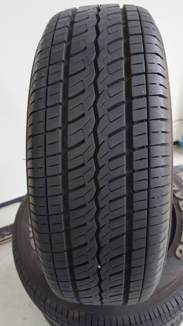 215/65-16C TOYOタイヤH20 バン用　ホワイトレター