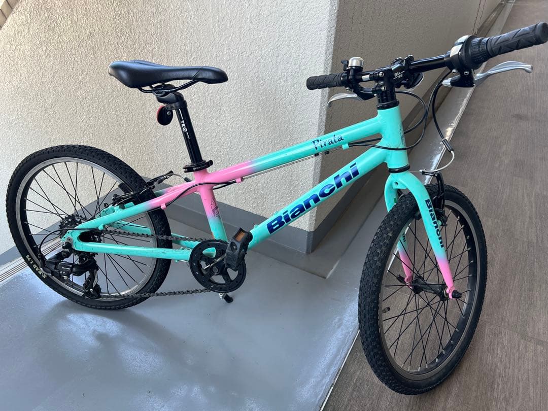 Bianchi Pirataキッズバイク 20インチ 水色とピンク