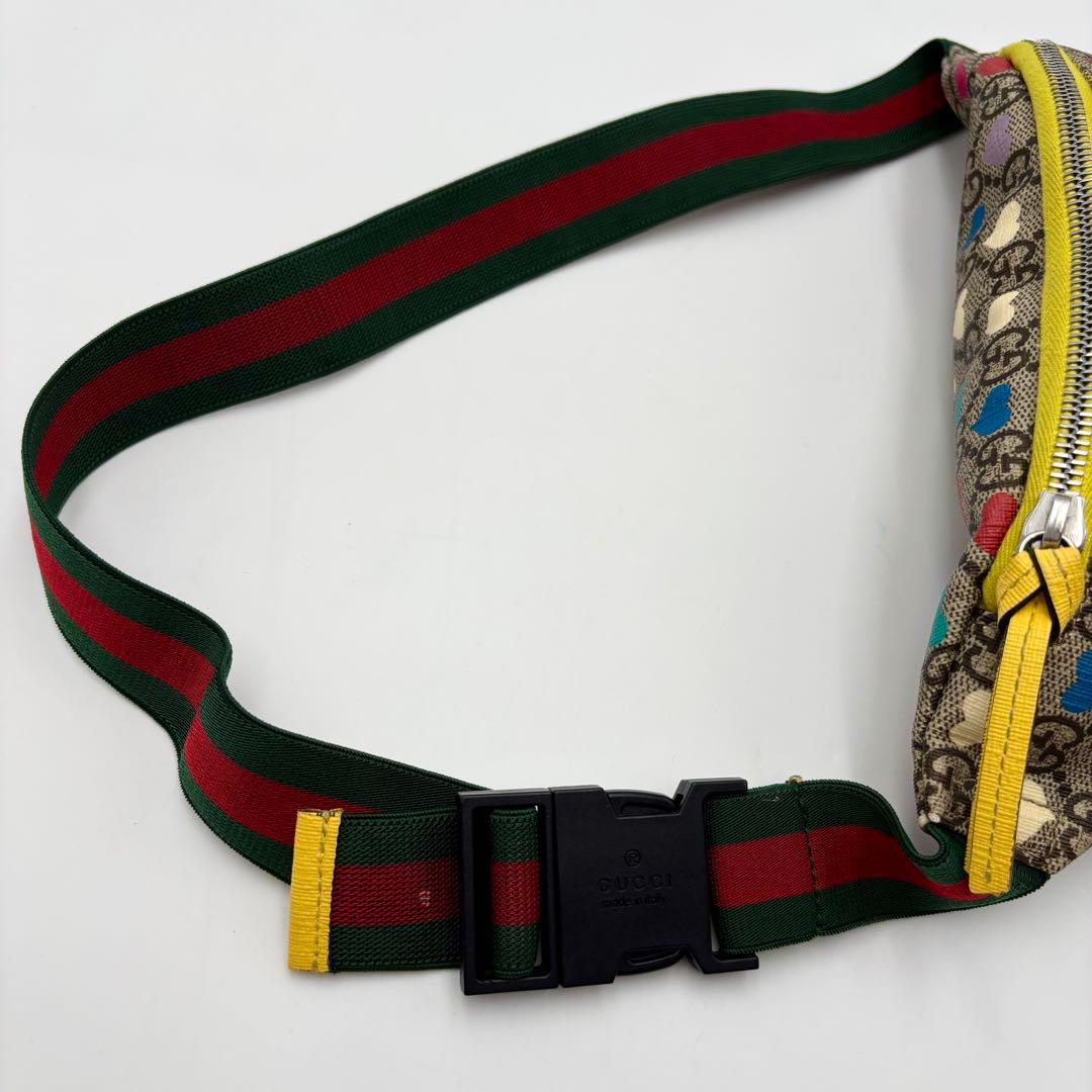 極美品 GUCCI ボディバッグ ハートプリント シェリーライン GGスプリーム