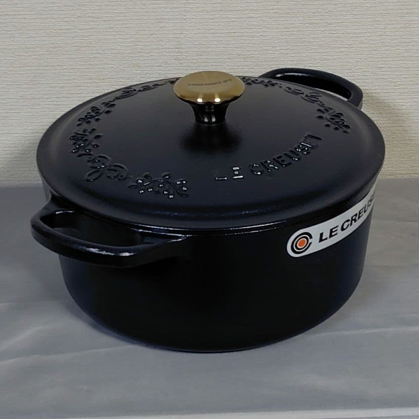 新品未使用 限定品　ル・クルーゼ シグニチャー ココット・ロンド22cmネイビー