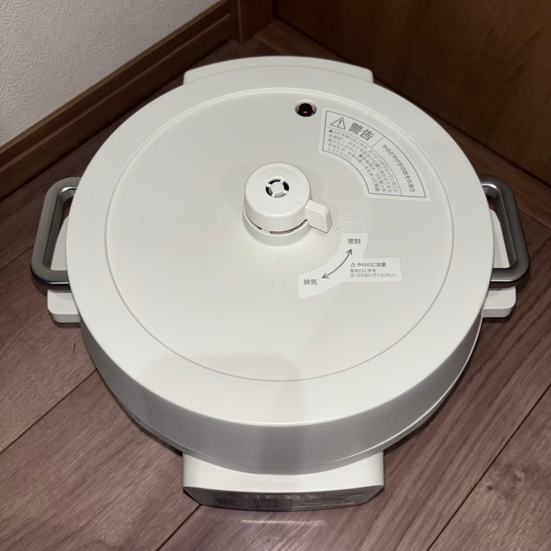 美品✨　アイリスオーヤマ 電気圧力鍋 4.0L ホワイト PC-MA4-W