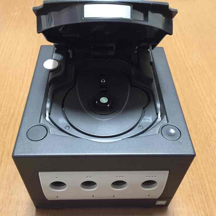 送料無料！ ゲームキューブ本体&コントローラー4個セット