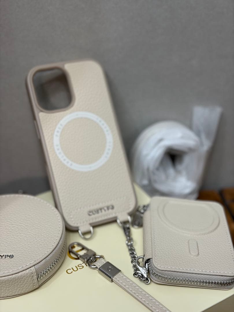 新品♪CUSTYPE⭐︎iPhone17ルナシルバーシリーズアイボリーベージュ