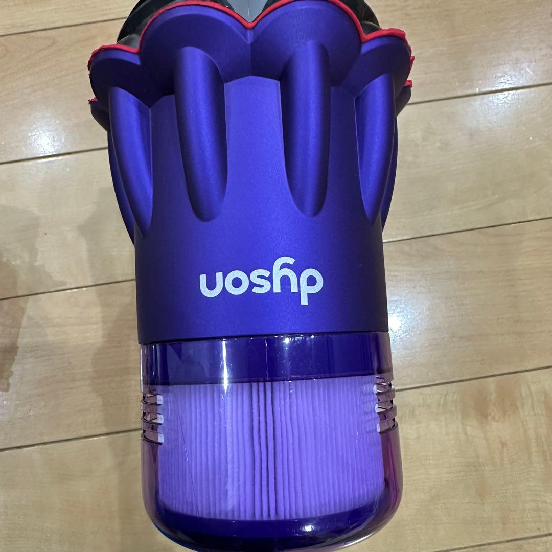 ① ほぼ未使用　ダイソン コードレス掃除機 SV18 FF PL PU