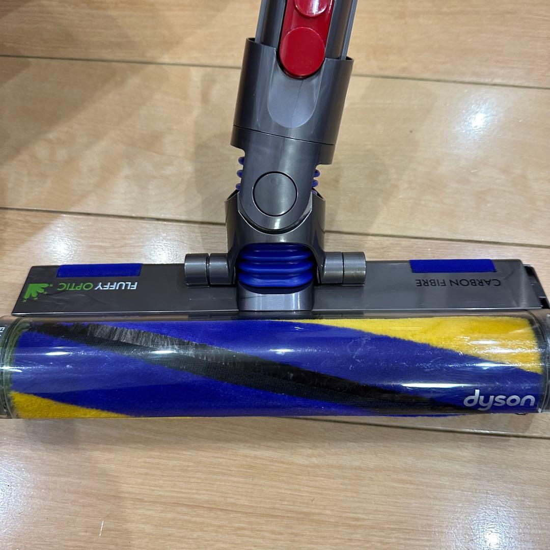 ① ほぼ未使用　ダイソン コードレス掃除機 SV18 FF PL PU