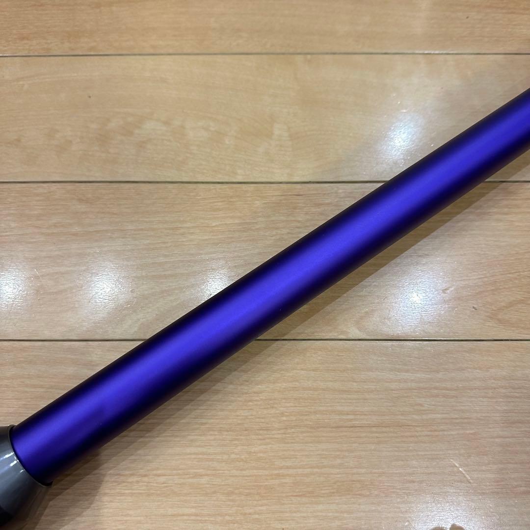 ① ほぼ未使用　ダイソン コードレス掃除機 SV18 FF PL PU