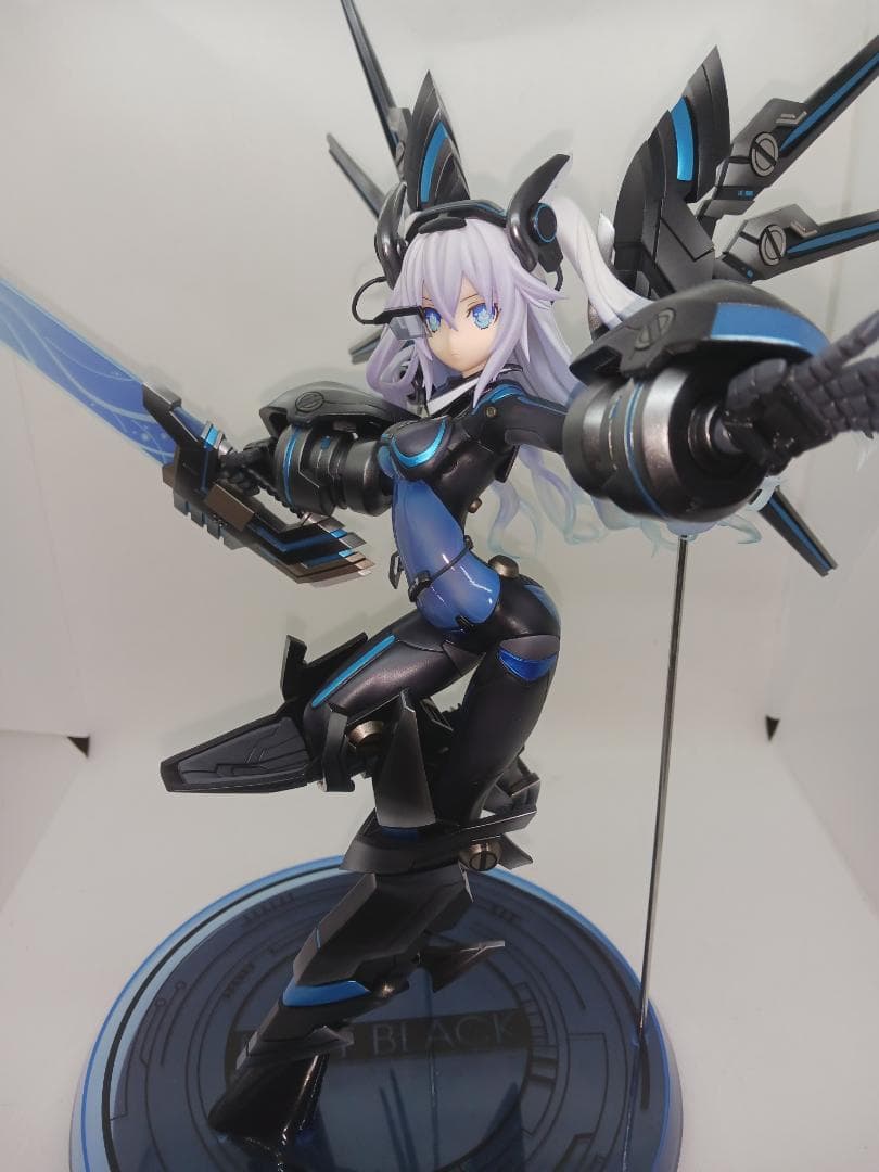 m*9様 新次元ゲイム ネプテューヌVII ネクストブラック 1/7 フィギュア