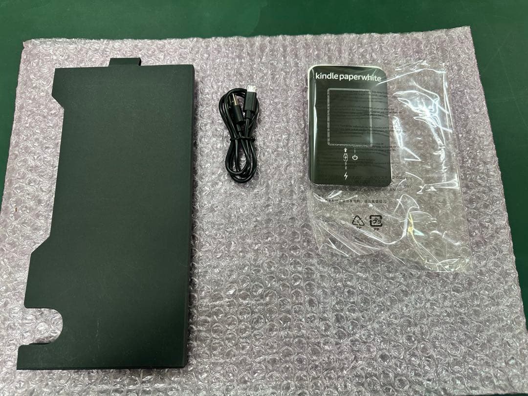 Kindle Paperwhite 第10世代　8GB Wi-Fi ケース付き