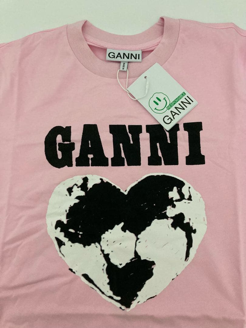 GANNI ピンク Tシャツ ハートデザイン