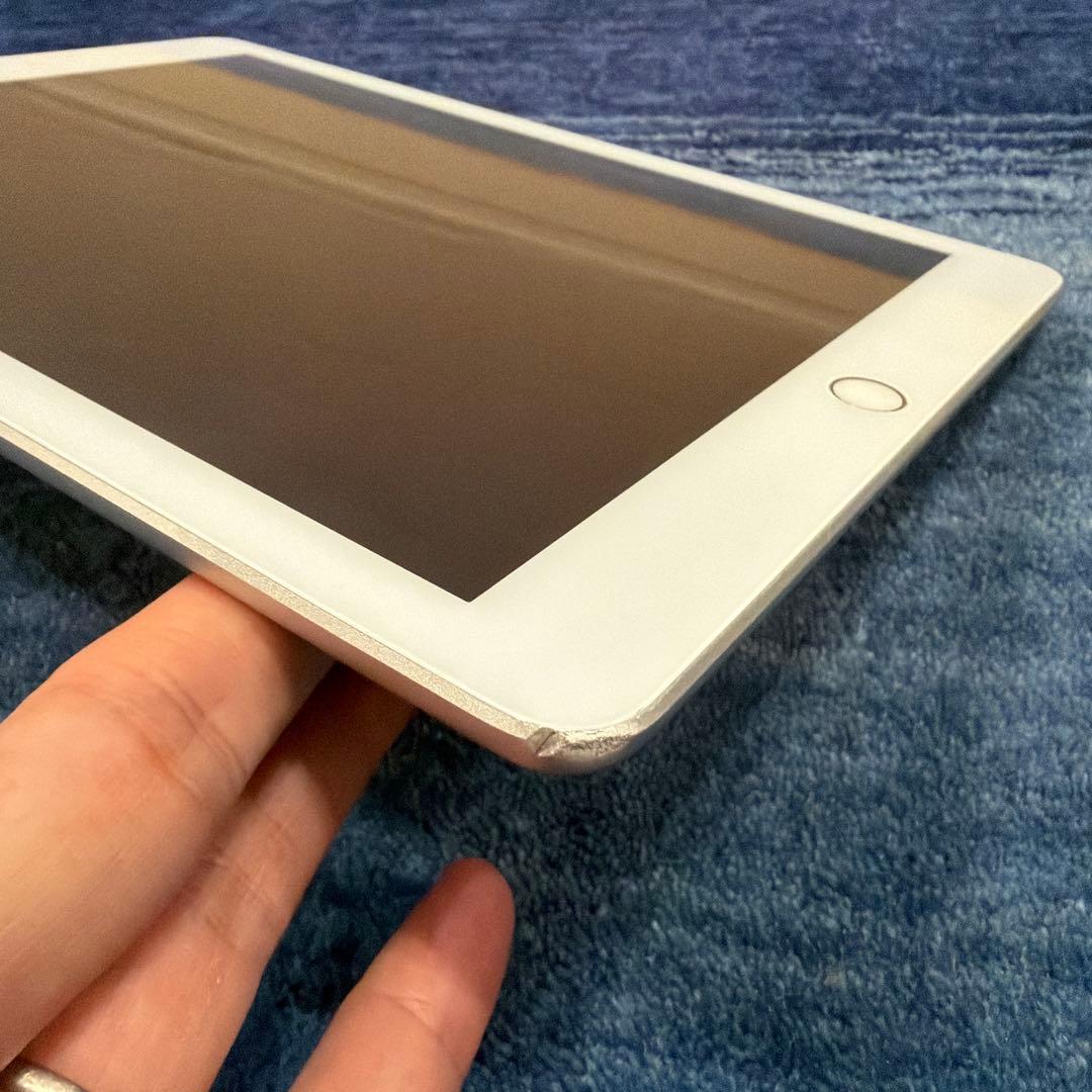 Apple iPad 第6世代 32GBシルバー ジャンク