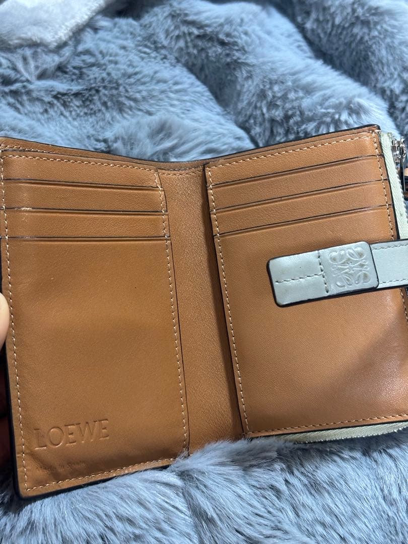LOEWE スリム ジップ バイフォールド ウォレット