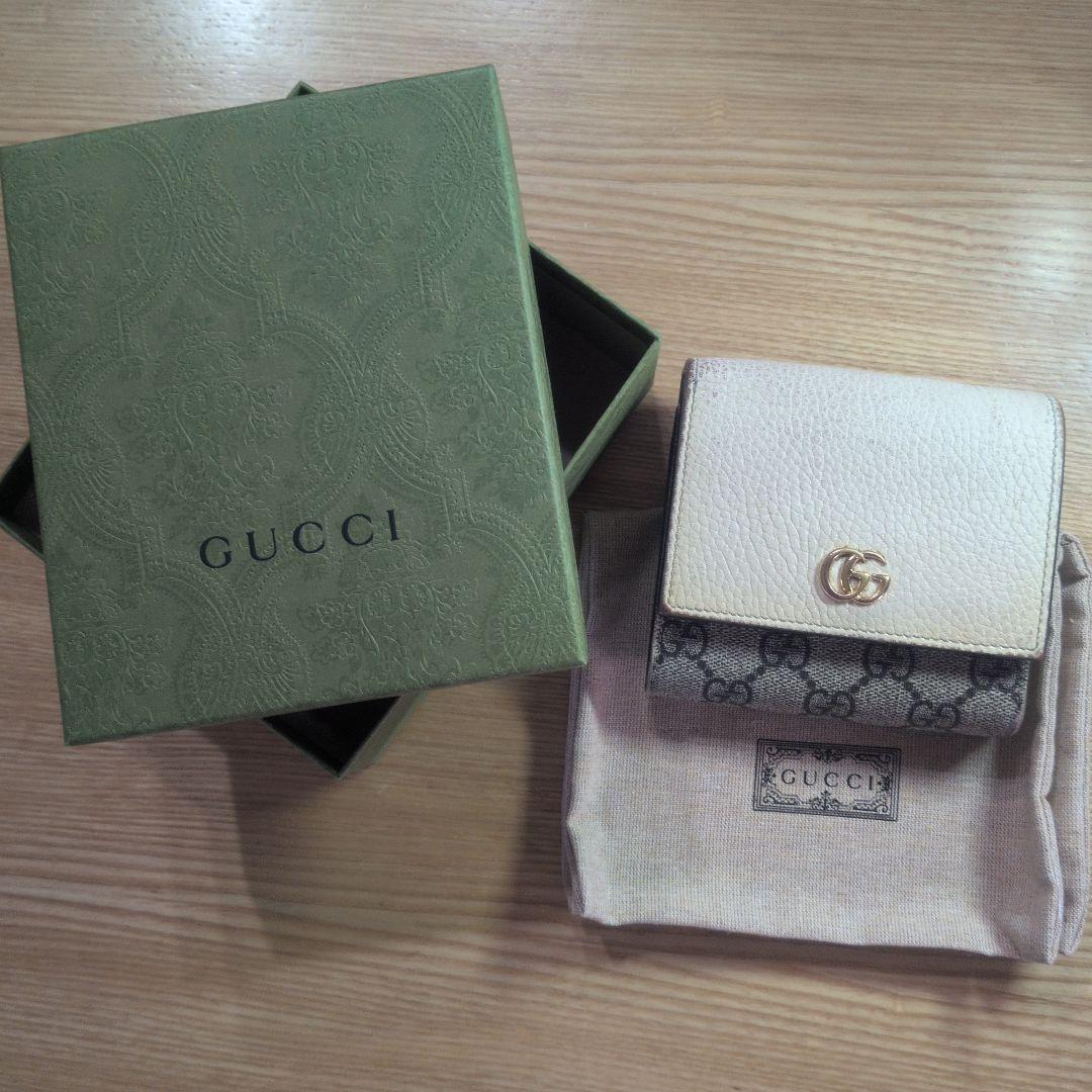 Gucci 二つ折り財布 箱・内袋付