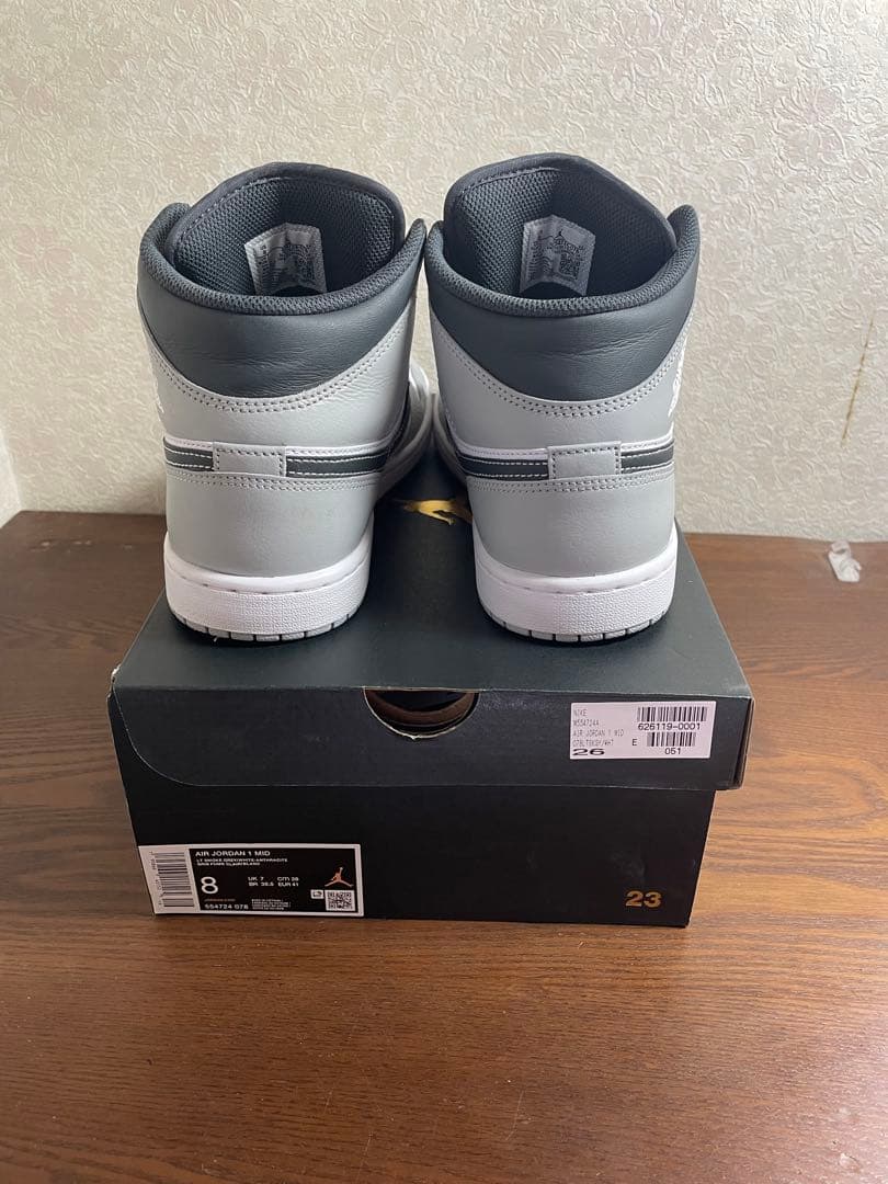 Air Jordan 1 mid グレー/ホワイト