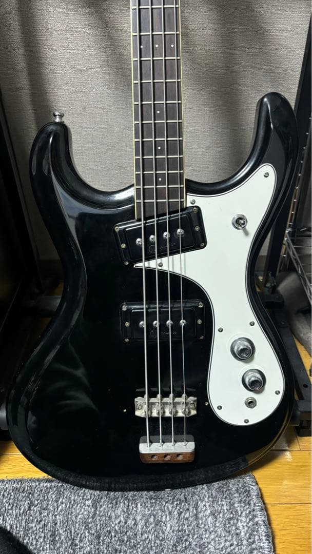 ベース mosrite avenger BASS