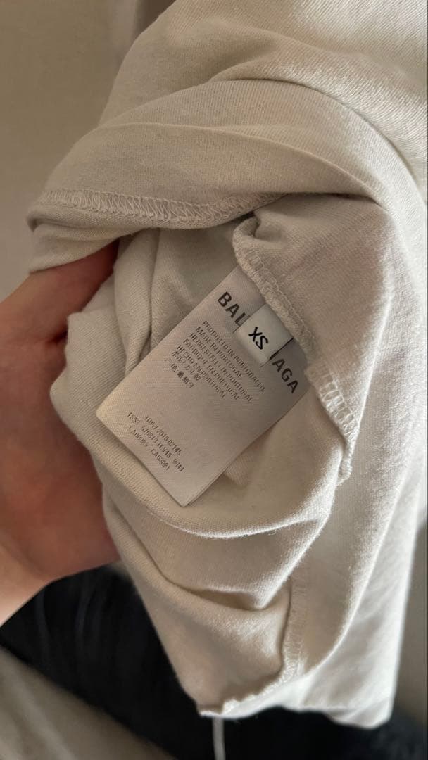 BALENCIAGA ロゴ Tシャツ クリーム色 オーバーサイズ