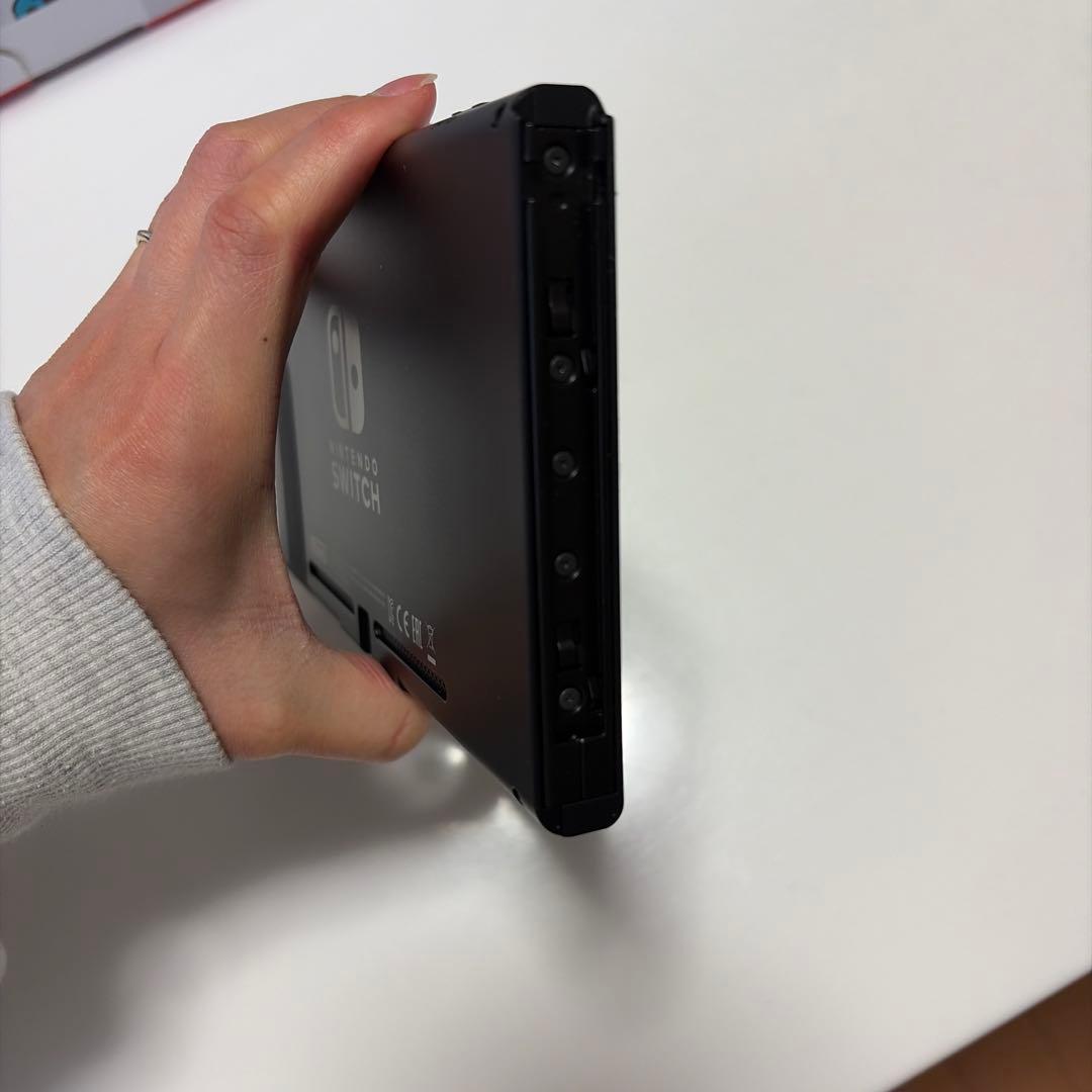 ニンテンドー　【switch】 本体　ハンドル付