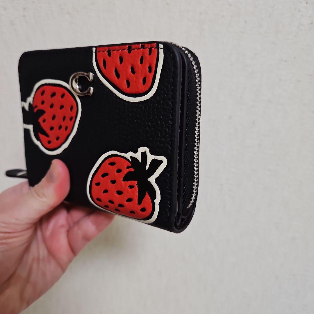 3娘mamaさま専用 COACH苺柄ミニ財布