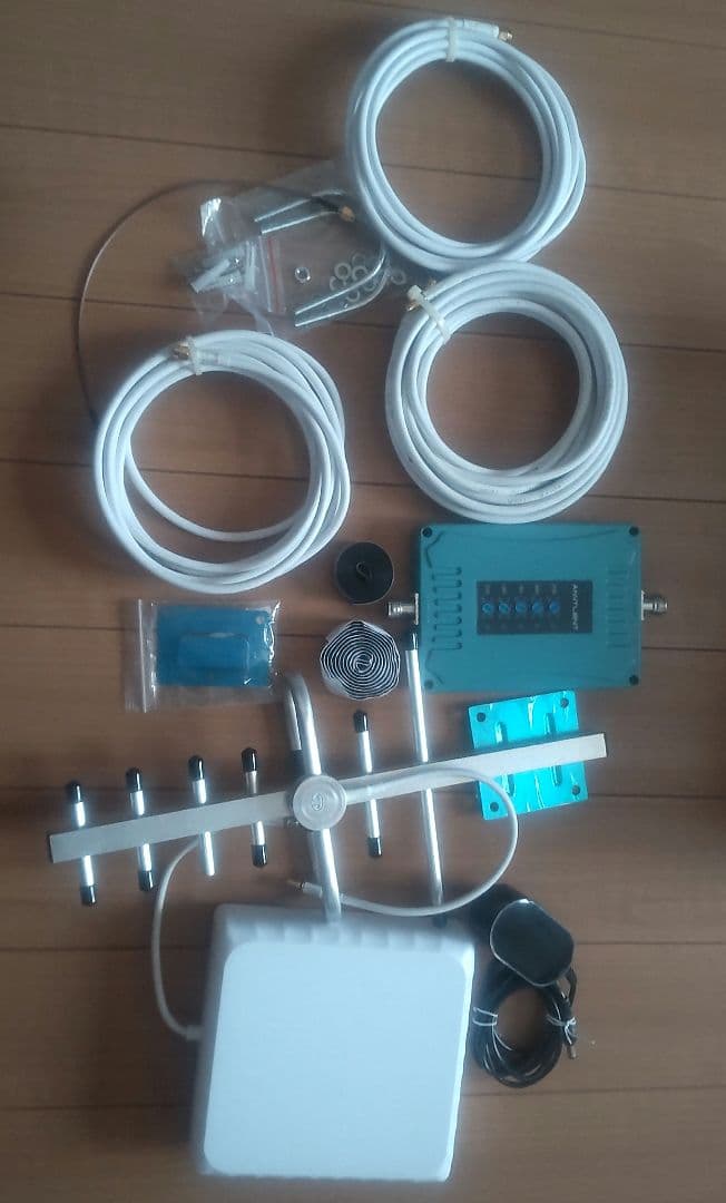 Cell Signal Booster 携帯電話電波ブースター