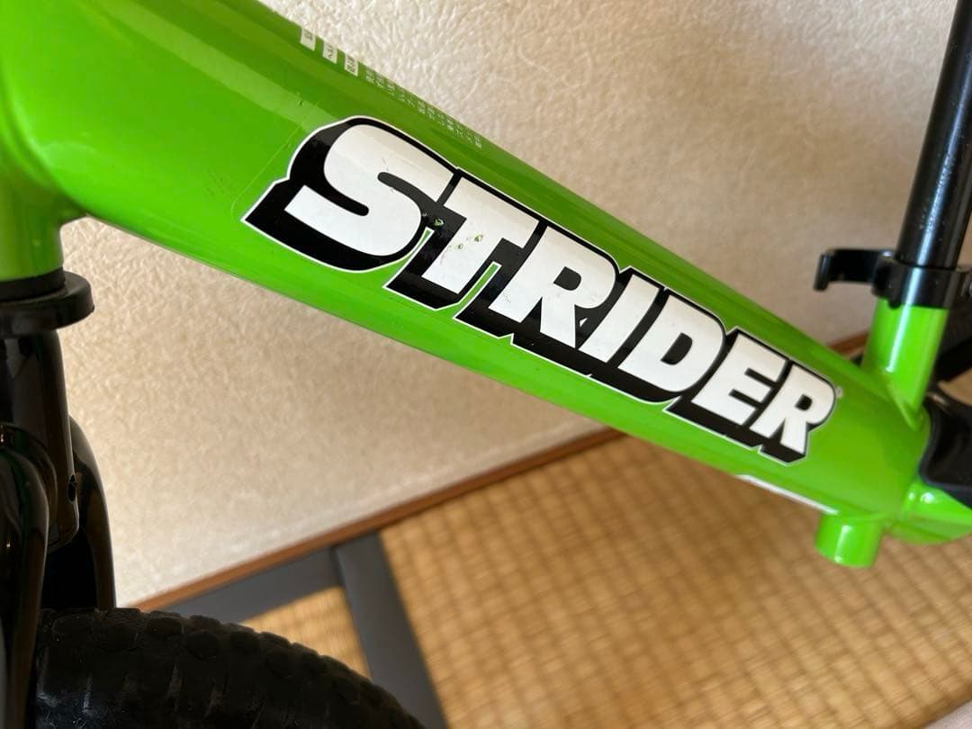 美品　STRIDERスポーツ　12 バランスバイク グリーン