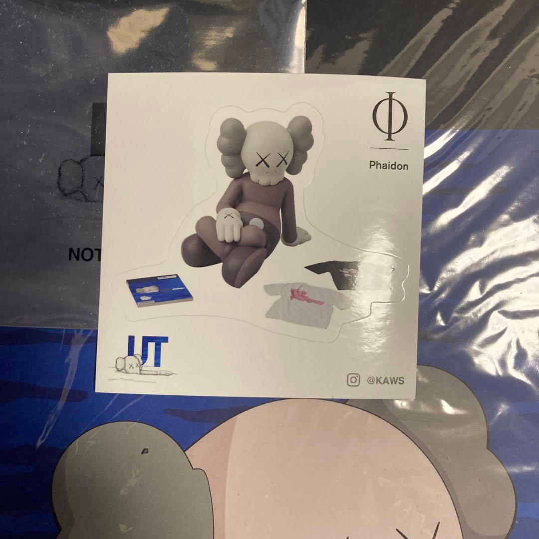 KAWS アートブック（おまけ付き）