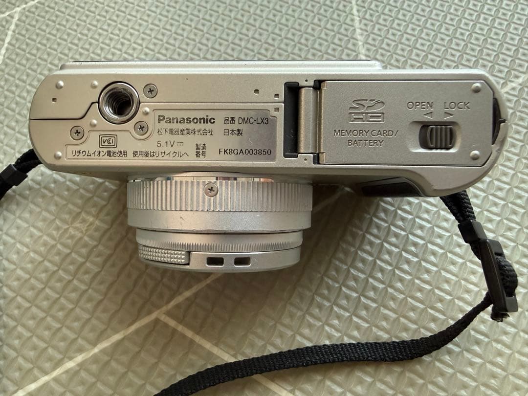 動作確認済　Panasonic LUMIX DMC-LX3 シルバー　デジカメ