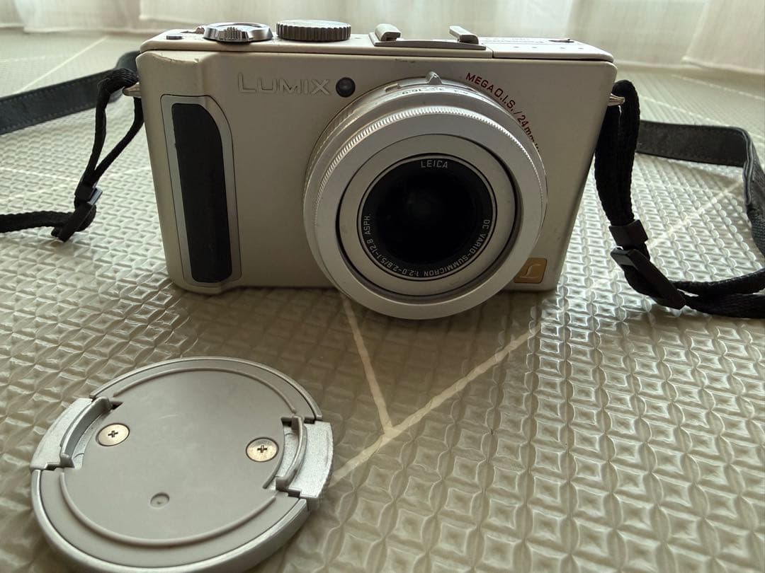動作確認済　Panasonic LUMIX DMC-LX3 シルバー　デジカメ
