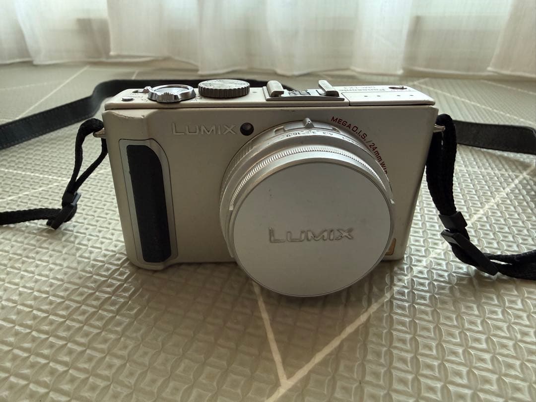 動作確認済　Panasonic LUMIX DMC-LX3 シルバー　デジカメ