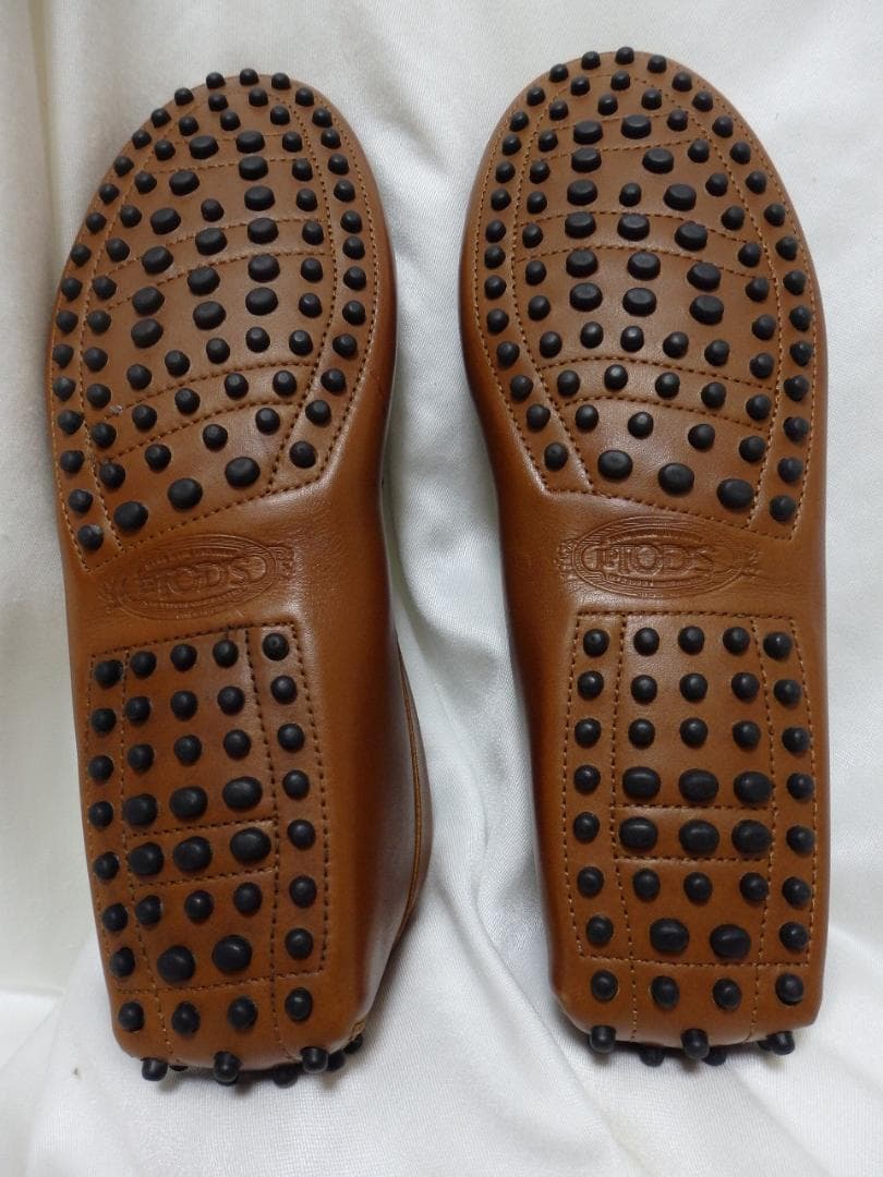 トッズ　ブラウンレザー　ドライビングローファー　25.5㎝　未使用　TOD'S