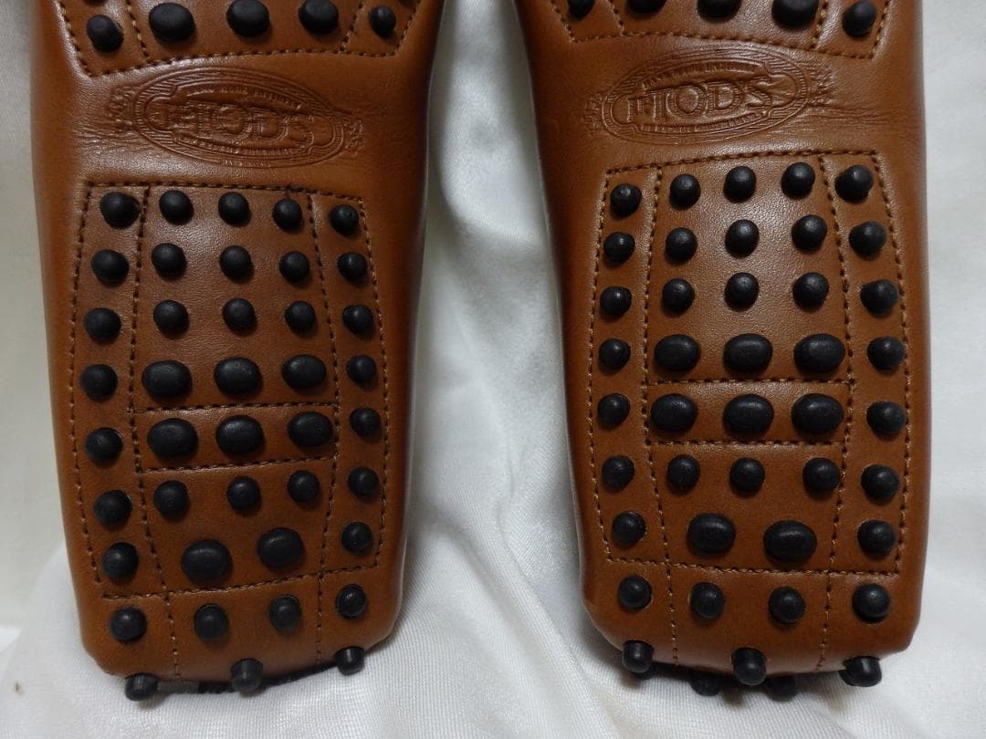 トッズ　ブラウンレザー　ドライビングローファー　25.5㎝　未使用　TOD'S