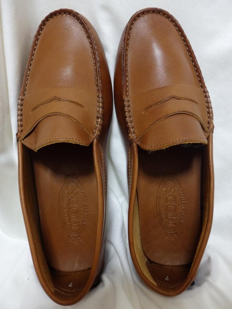 トッズ　ブラウンレザー　ドライビングローファー　25.5㎝　未使用　TOD'S