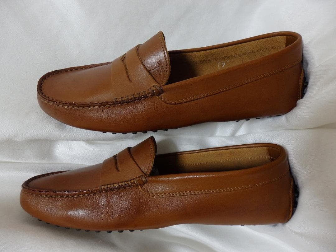 トッズ　ブラウンレザー　ドライビングローファー　25.5㎝　未使用　TOD'S