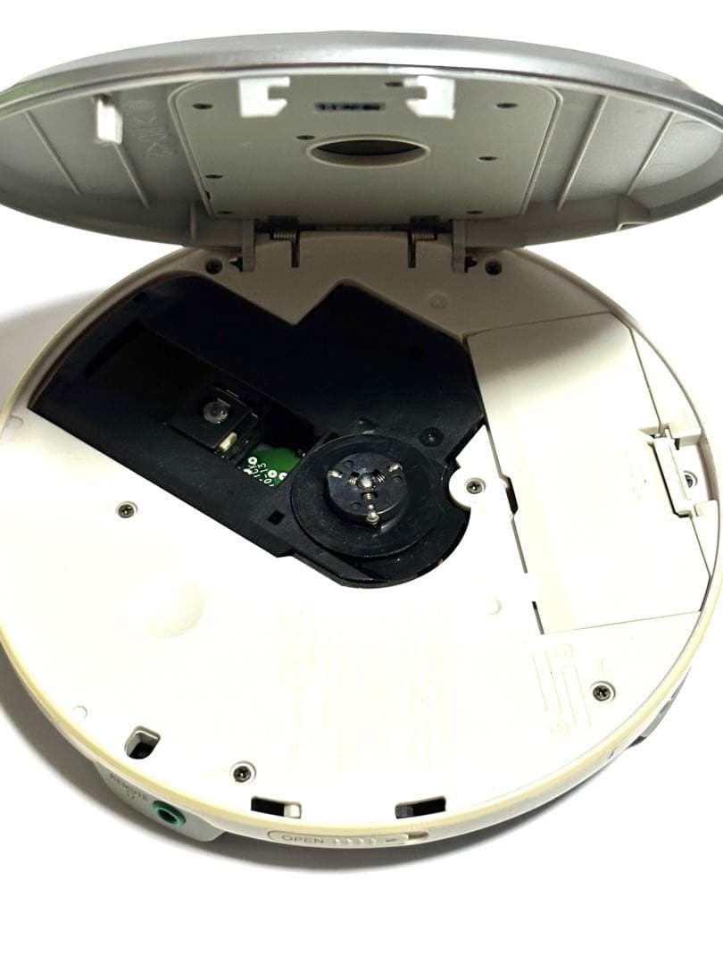 SONY CDウォークマン D-NE241 動作品 シルバー