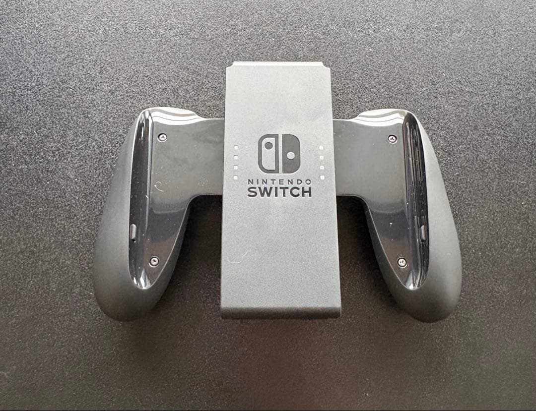 Nintendo Switch ニンテンドースイッチ 本体　付属品　ソフト２つ