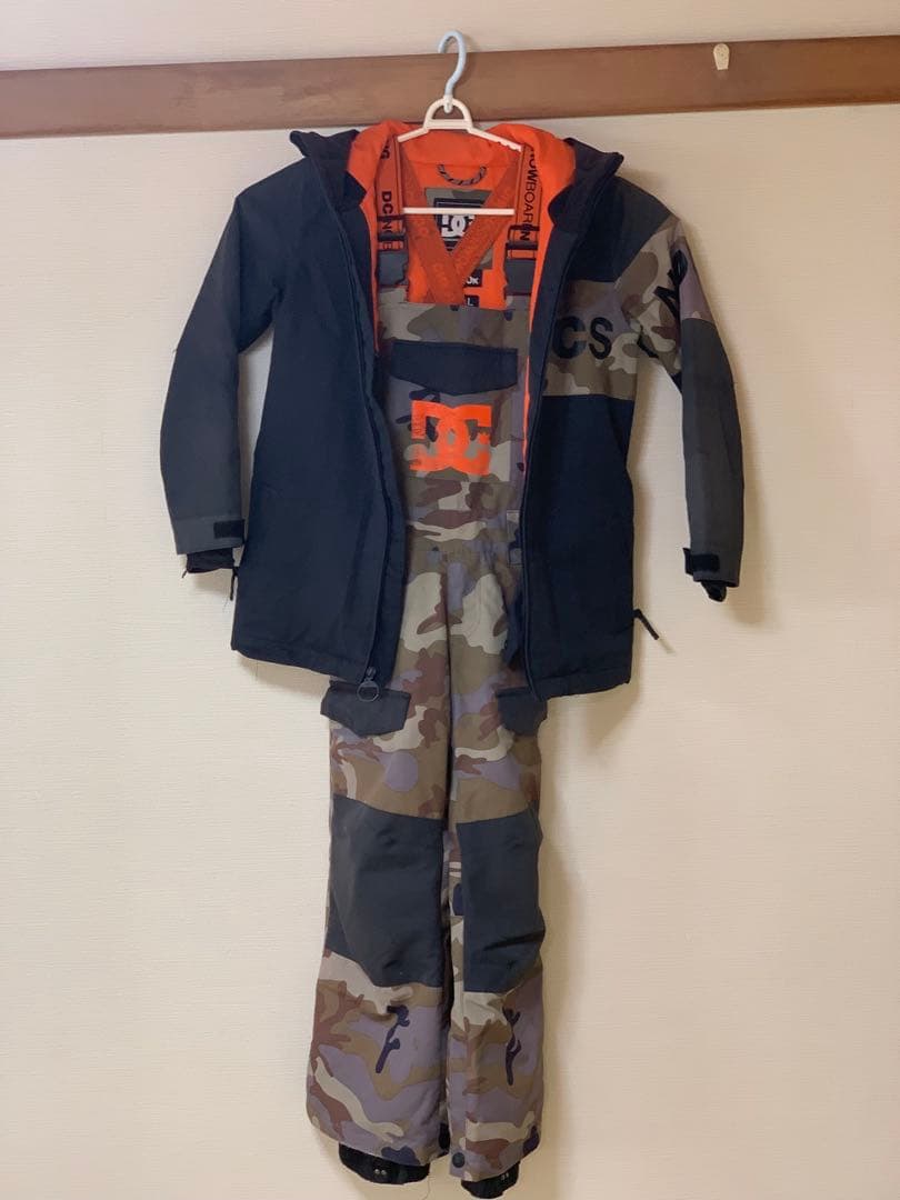 DC キッズ 上下セット（ジャケット＋ビブ）XS｜カモ×ブラック｜耐水圧10K